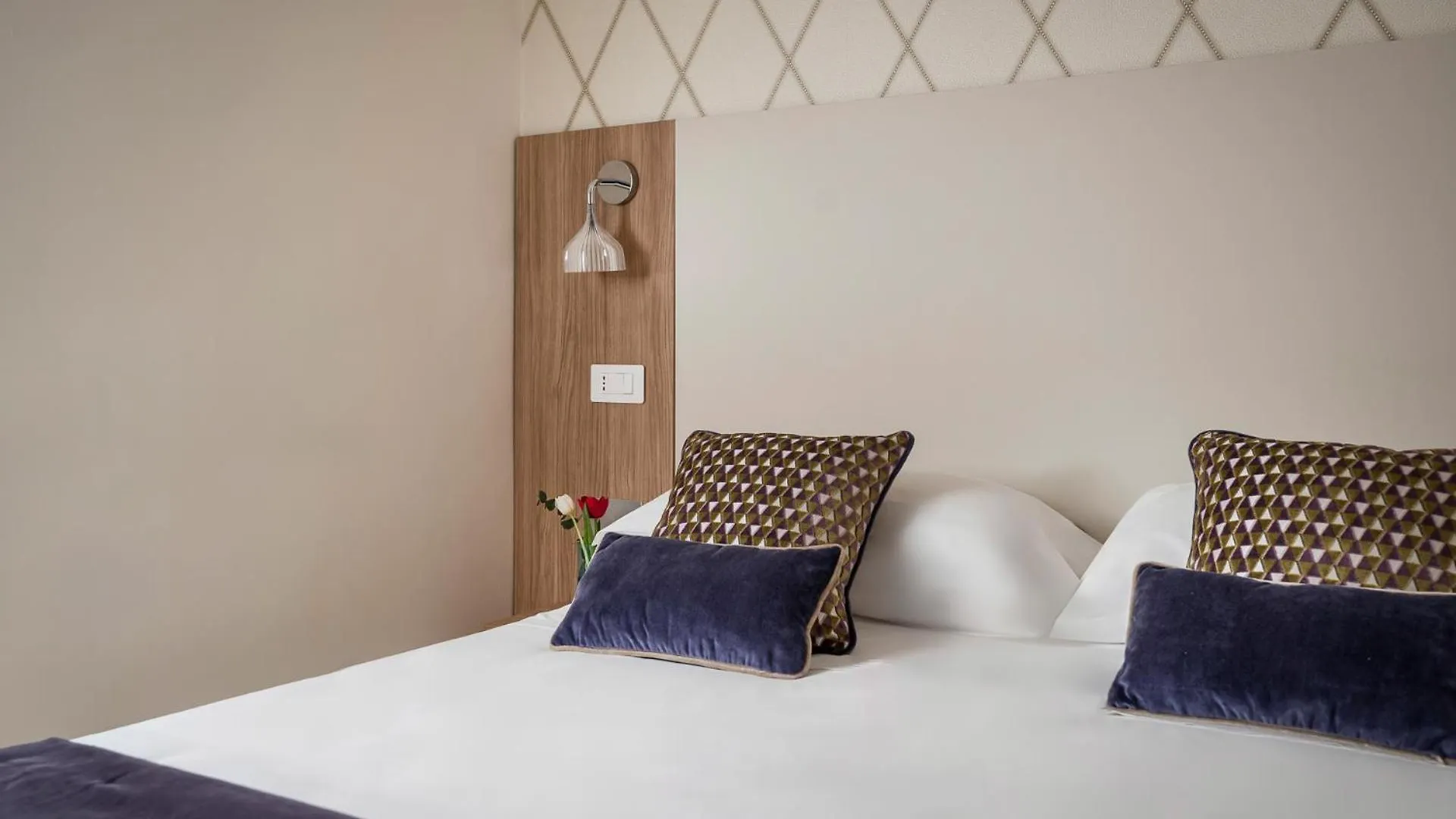Hotel Calypso- Rimini Marina Centro Italia