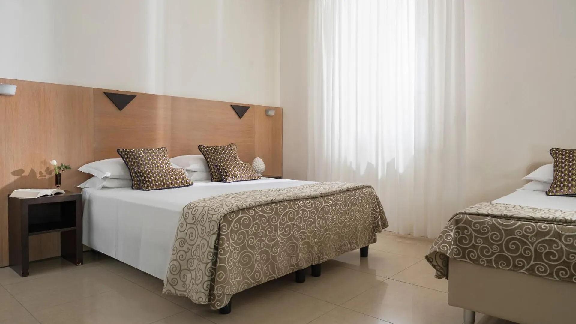 Hotel Calypso- Rimini Marina Centro Italia