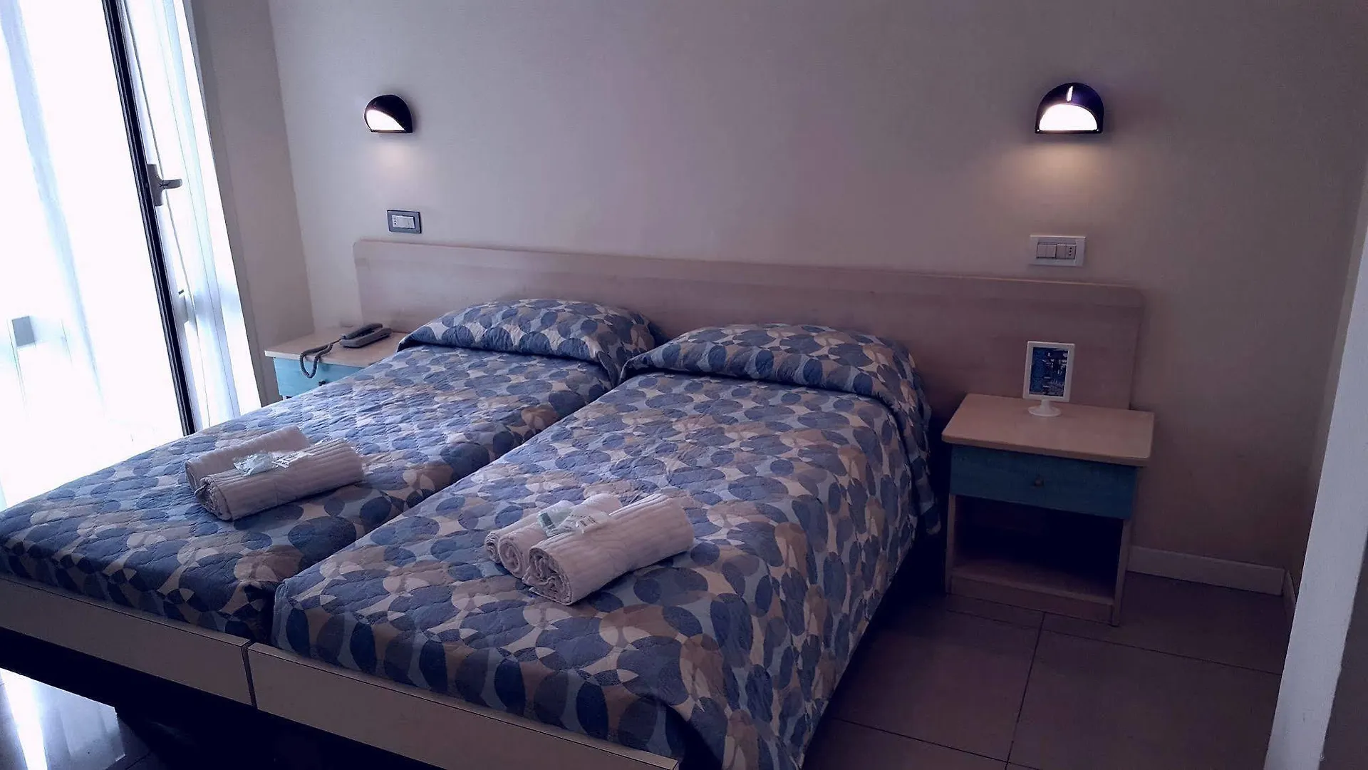 Hotel Calypso- Rimini Marina Centro イタリア