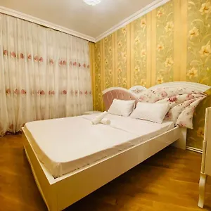 cozy-apartment-in-city-center.aboutbakuhotels.com/